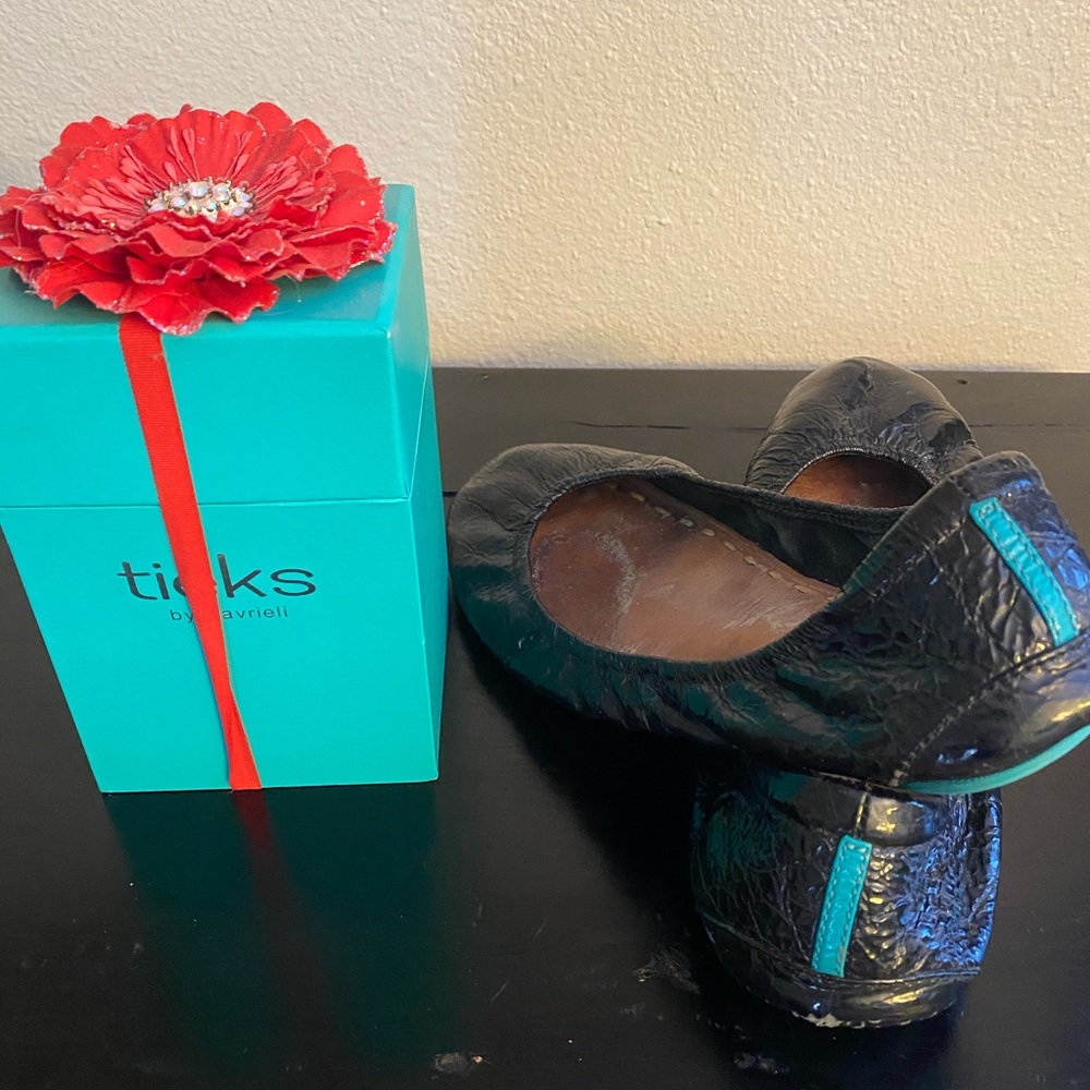 Used tieks with box and bag